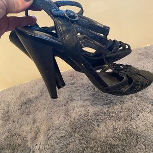 Unlisted by Kenneth Cole black heels sz 8